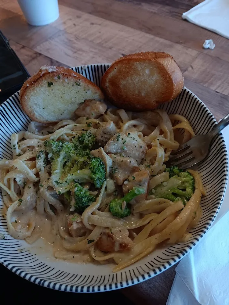 Chicken & Broccoli Alfredo